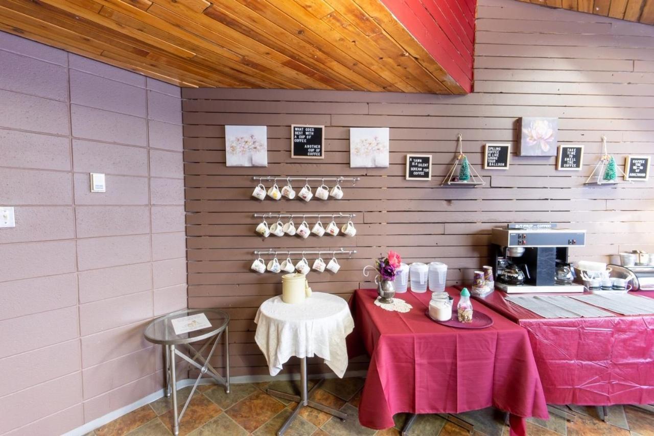 Vegreville Garden Inn Экстерьер фото