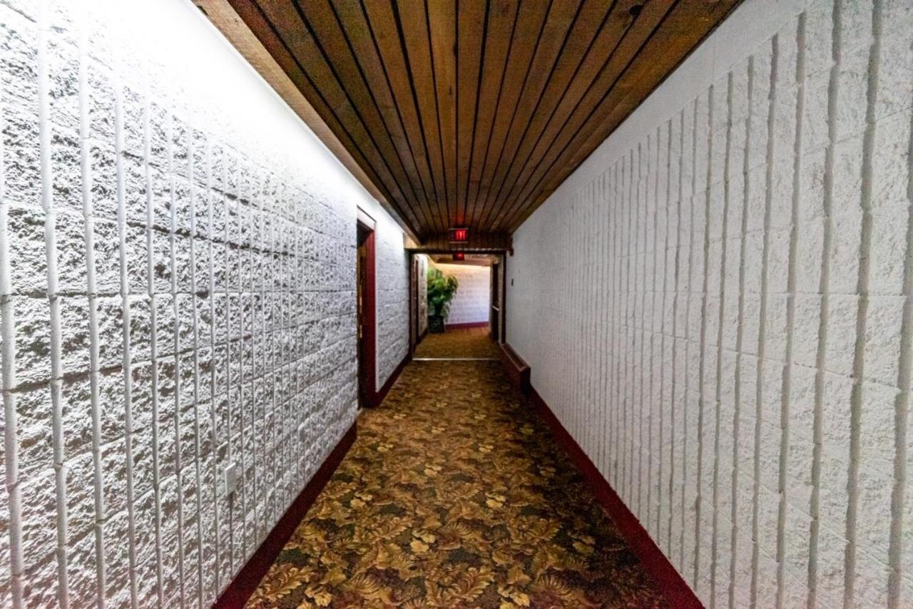 Vegreville Garden Inn Экстерьер фото