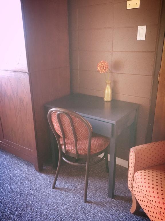 Vegreville Garden Inn Экстерьер фото