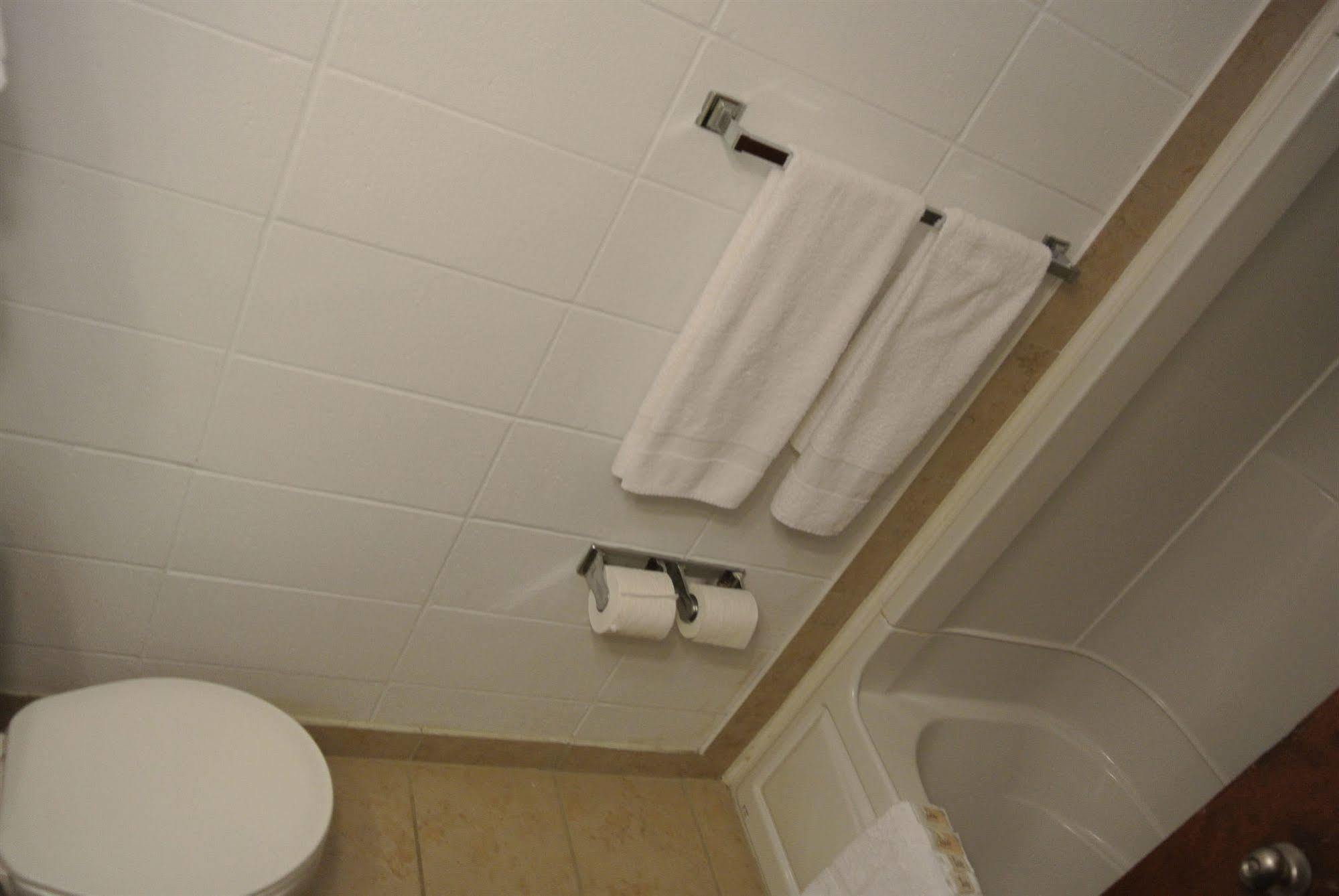 Vegreville Garden Inn Экстерьер фото