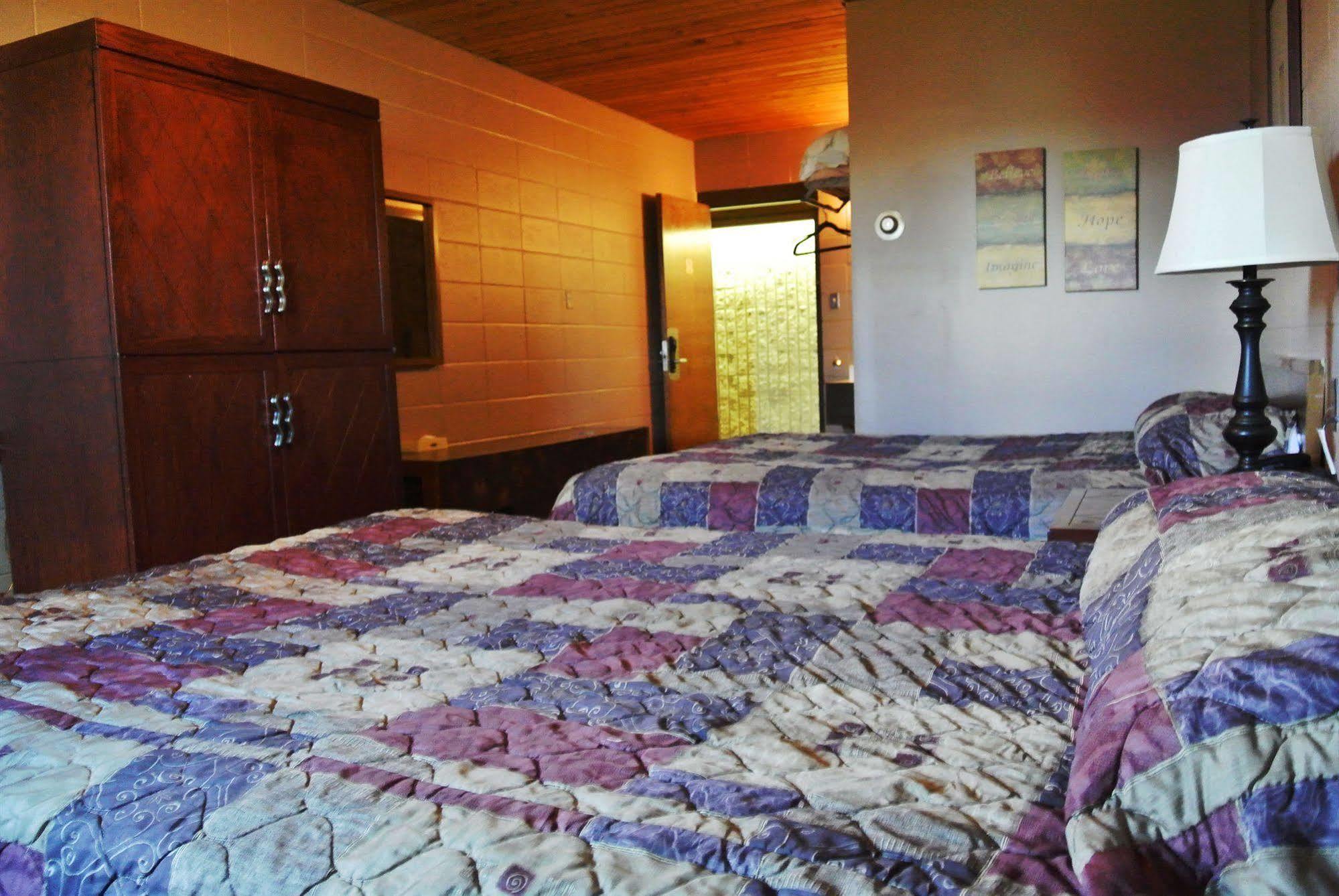 Vegreville Garden Inn Экстерьер фото