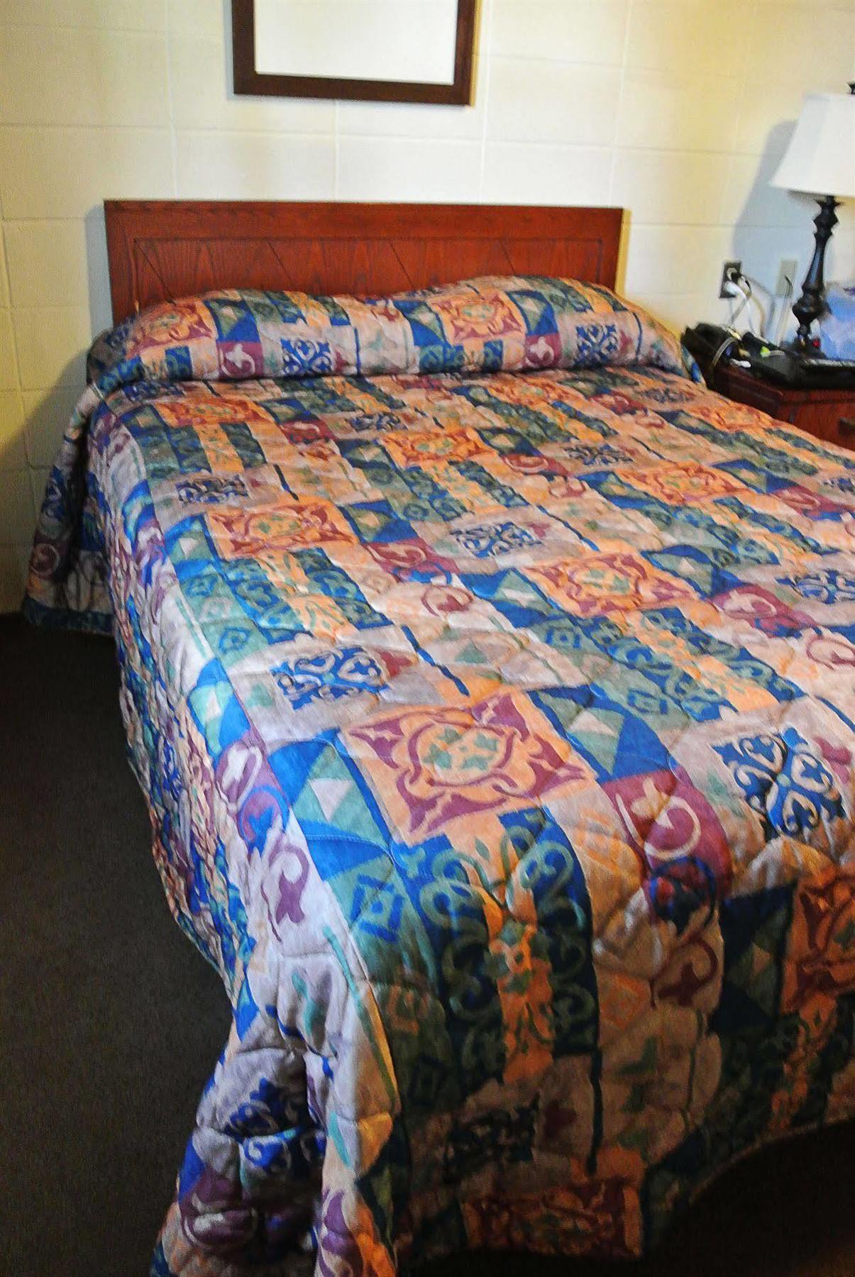 Vegreville Garden Inn Экстерьер фото